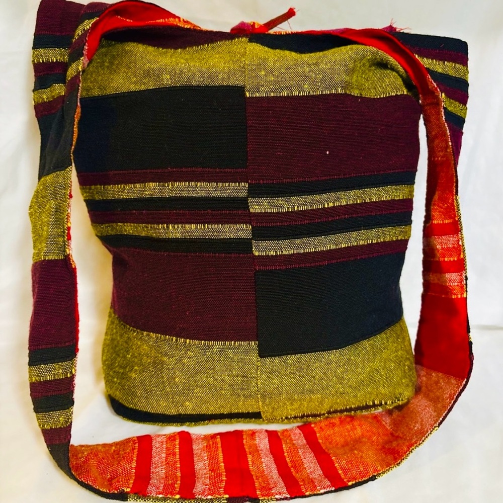 Reversible cross body bag - Picture 2 of 3